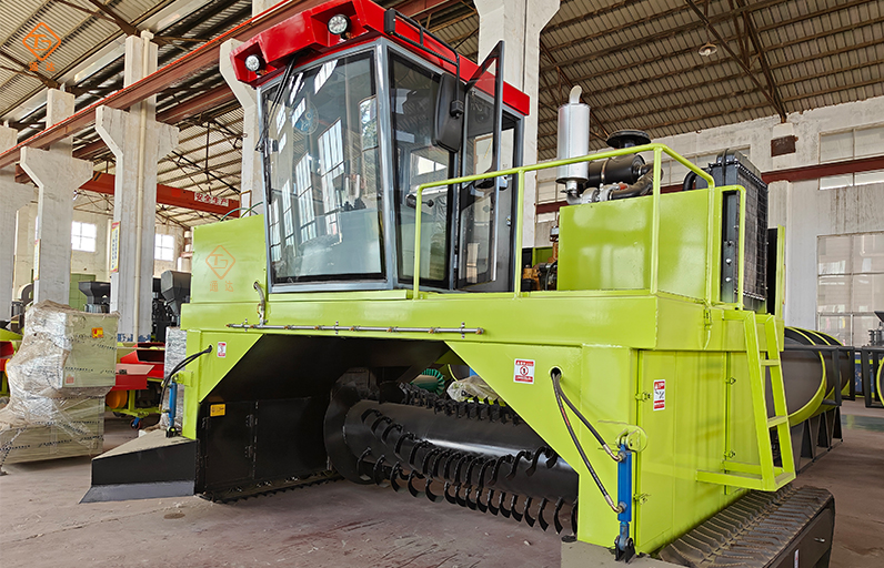 年產(chǎn)6000噸豬糞發(fā)酵有機(jī)肥翻堆機(jī)用哪款合適 年產(chǎn)6000噸豬糞發(fā)酵有機(jī)肥翻堆機(jī)用哪款合適